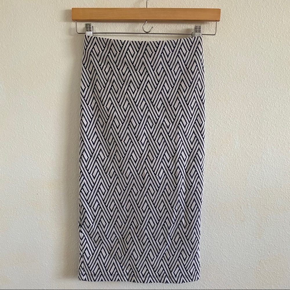 ZARA Embroidered Pencil Skirt with Slit Size Small